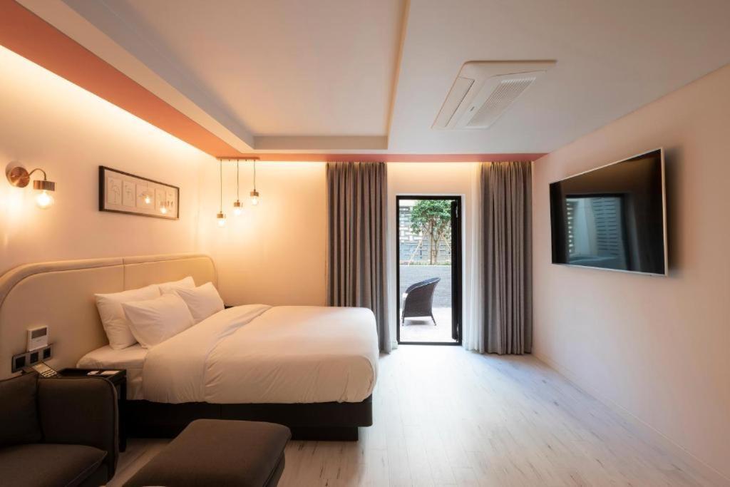 Hound Hotel Yeonsan Busan Exterior foto