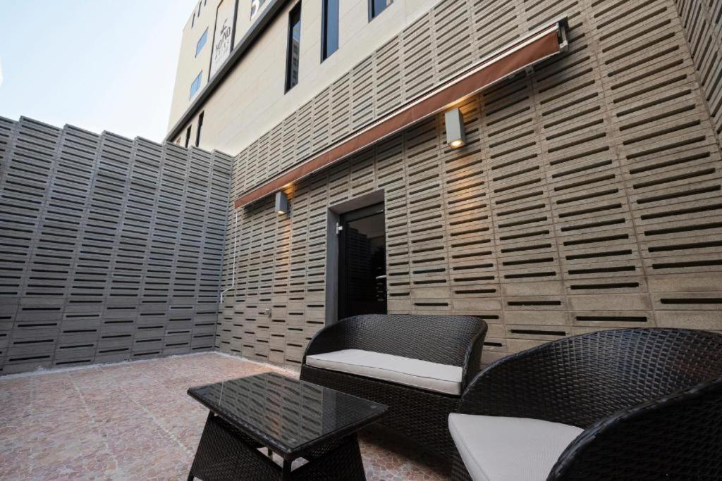 Hound Hotel Yeonsan Busan Exterior foto