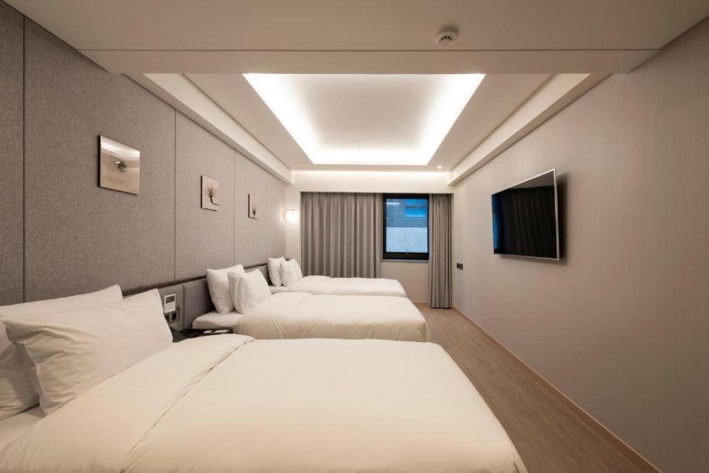 Hound Hotel Yeonsan Busan Exterior foto